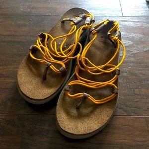 Teva Voya strappy sandals size 8 used 1-2 times.